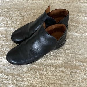 Frye | Elyssa Shootie | Size 7.5 | Black